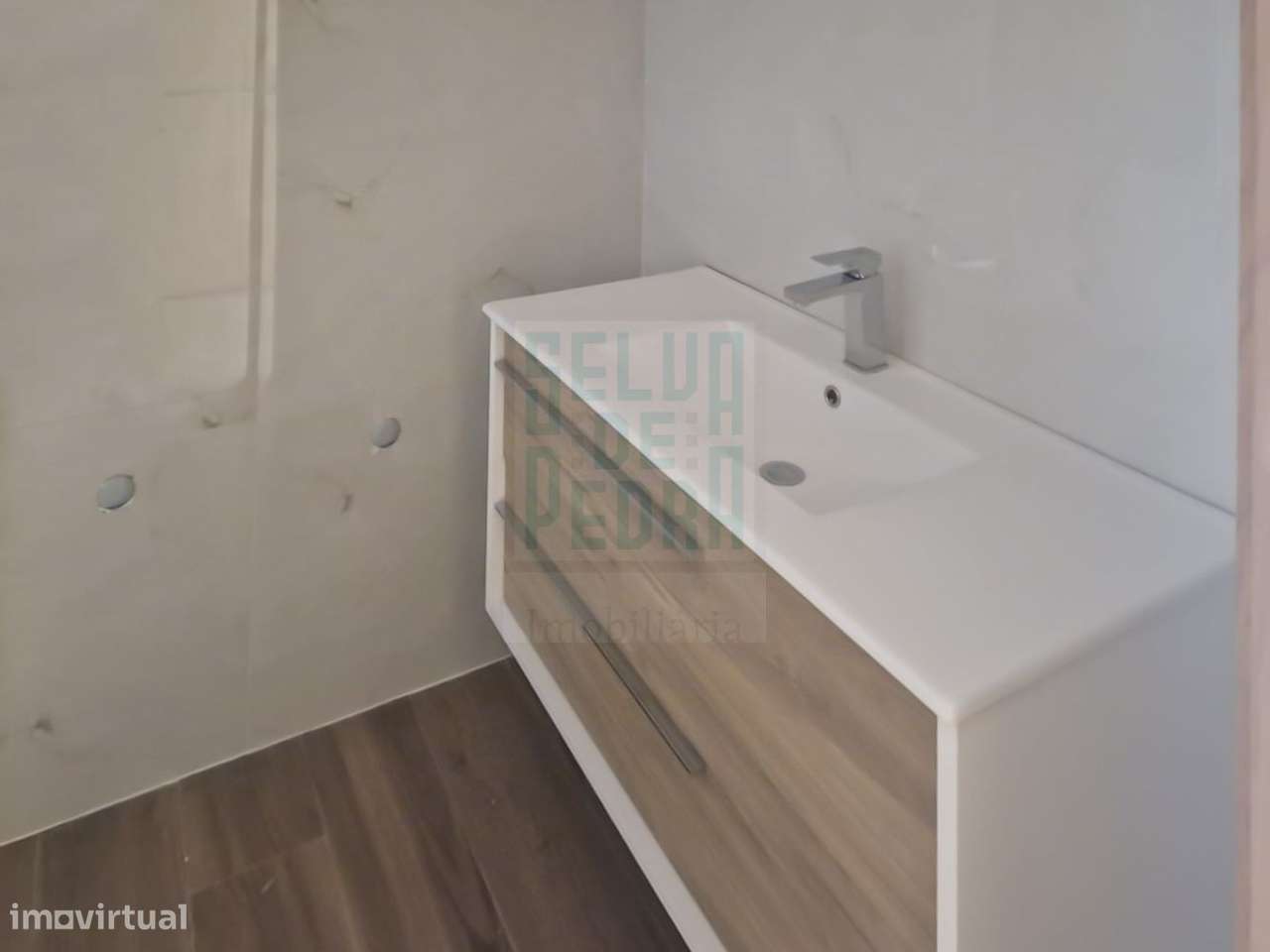 Moradia de 3 frentes V4 Famalicão-16