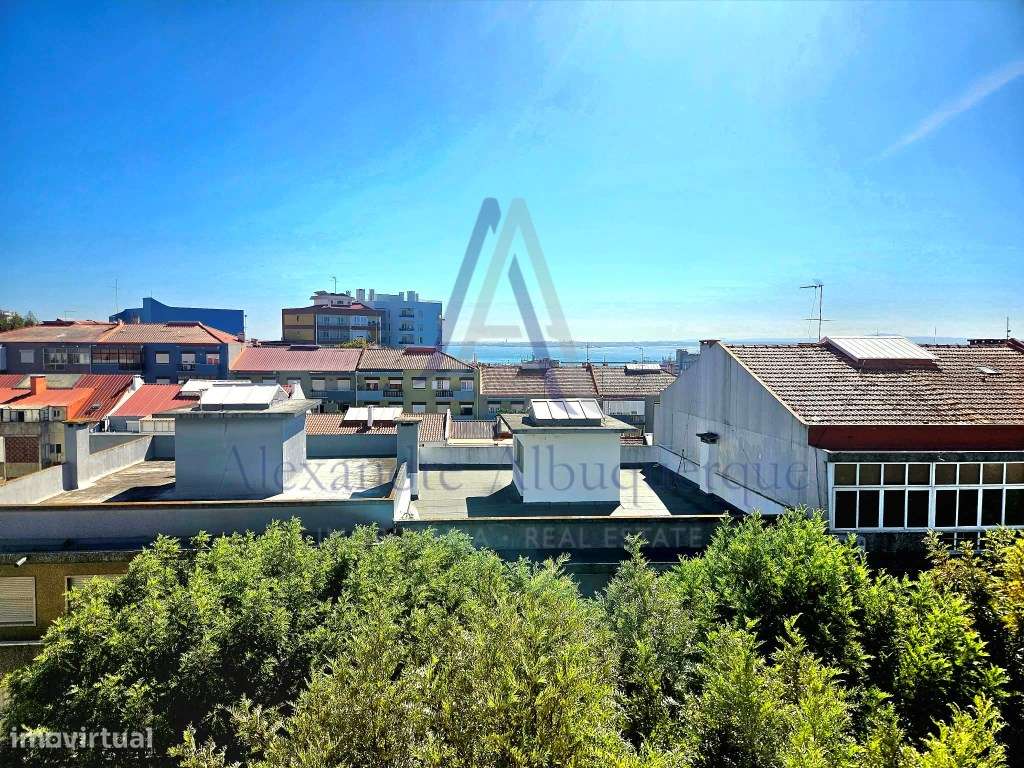 Apartamento T1 com vista Rio no Centro de Almada-22
