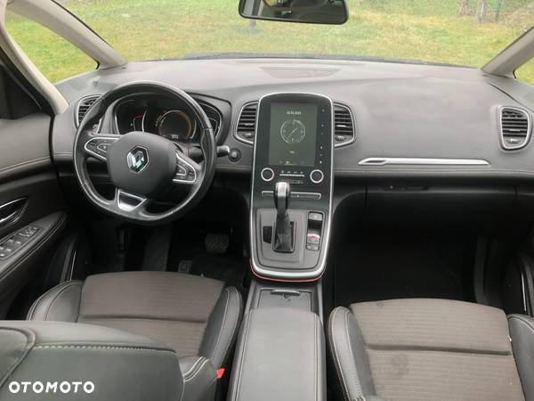 Renault Grand Scenic - 12