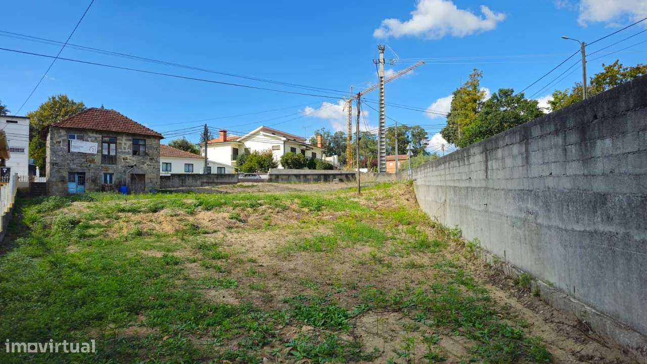 Moradia para recuperação + terreno com 1089m2 com viabilidade de const-12