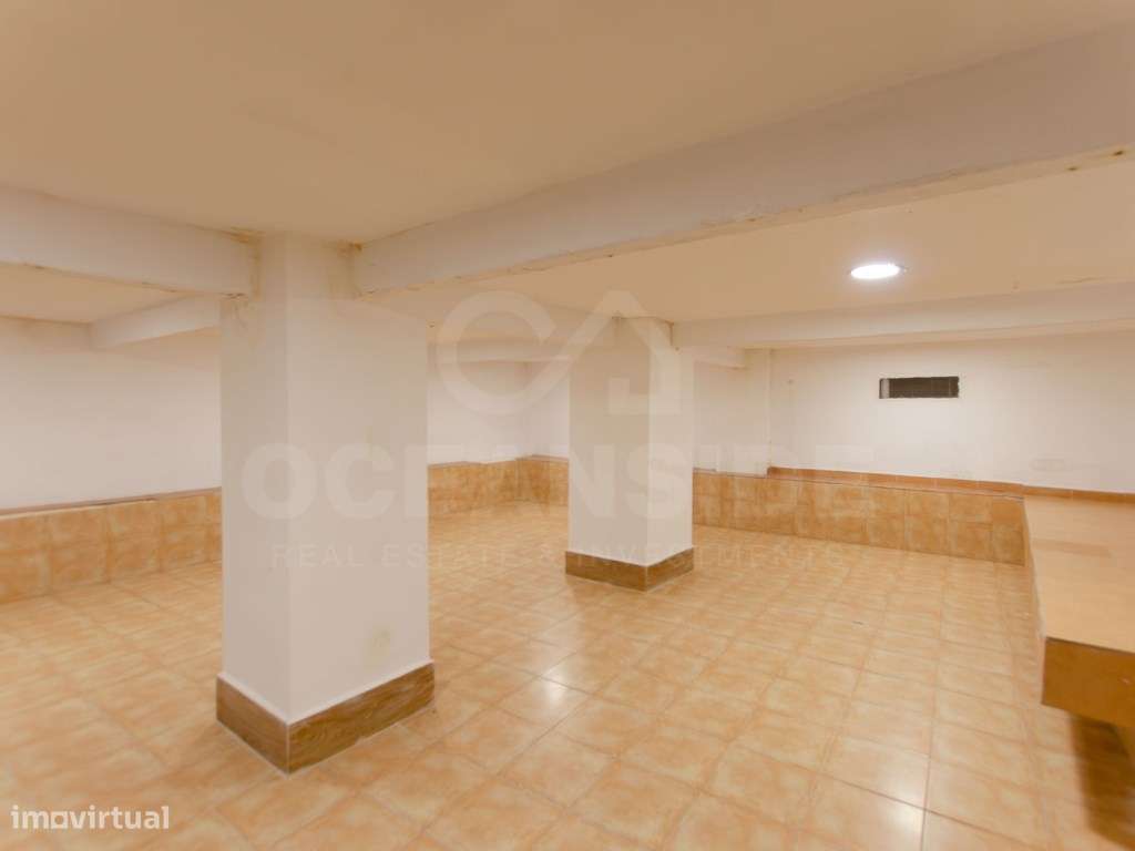 Loja com 2 Salas Amplas e Cenário Exclusivo sobre o Tejo-11