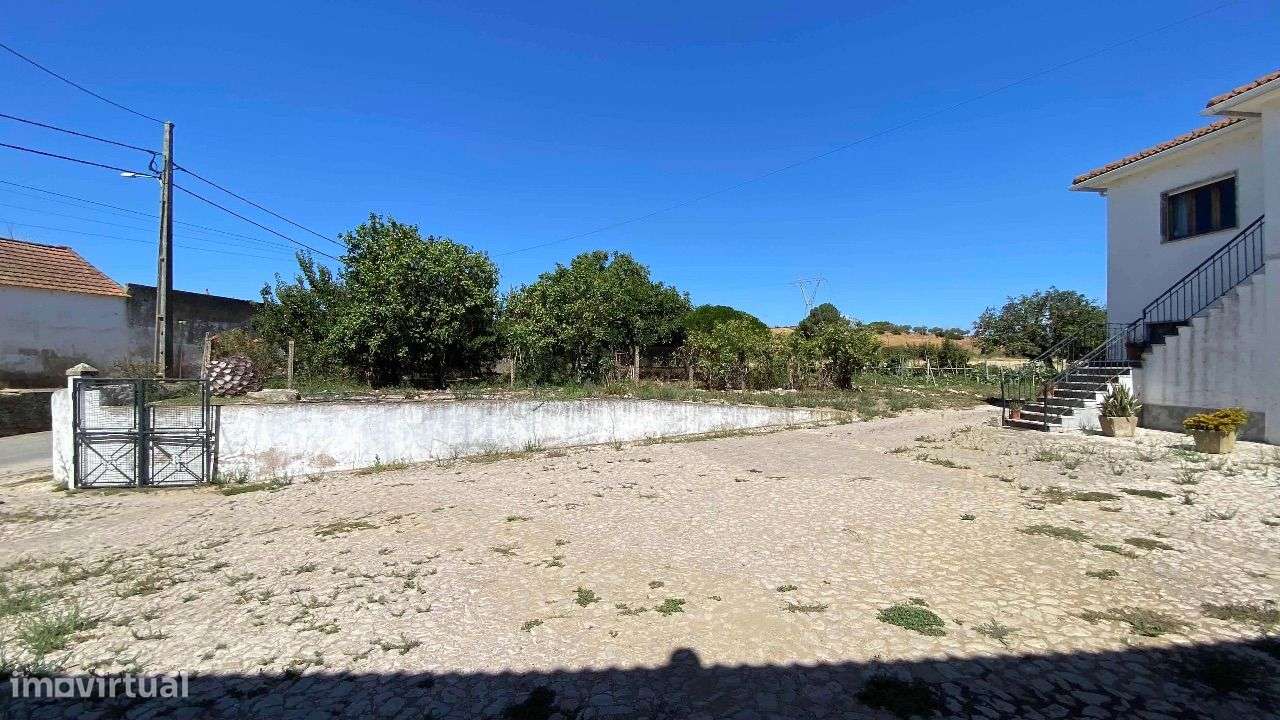 Lote de terreno com 53.162,5m2, localizado a 3Km do Nó do Carregado-9