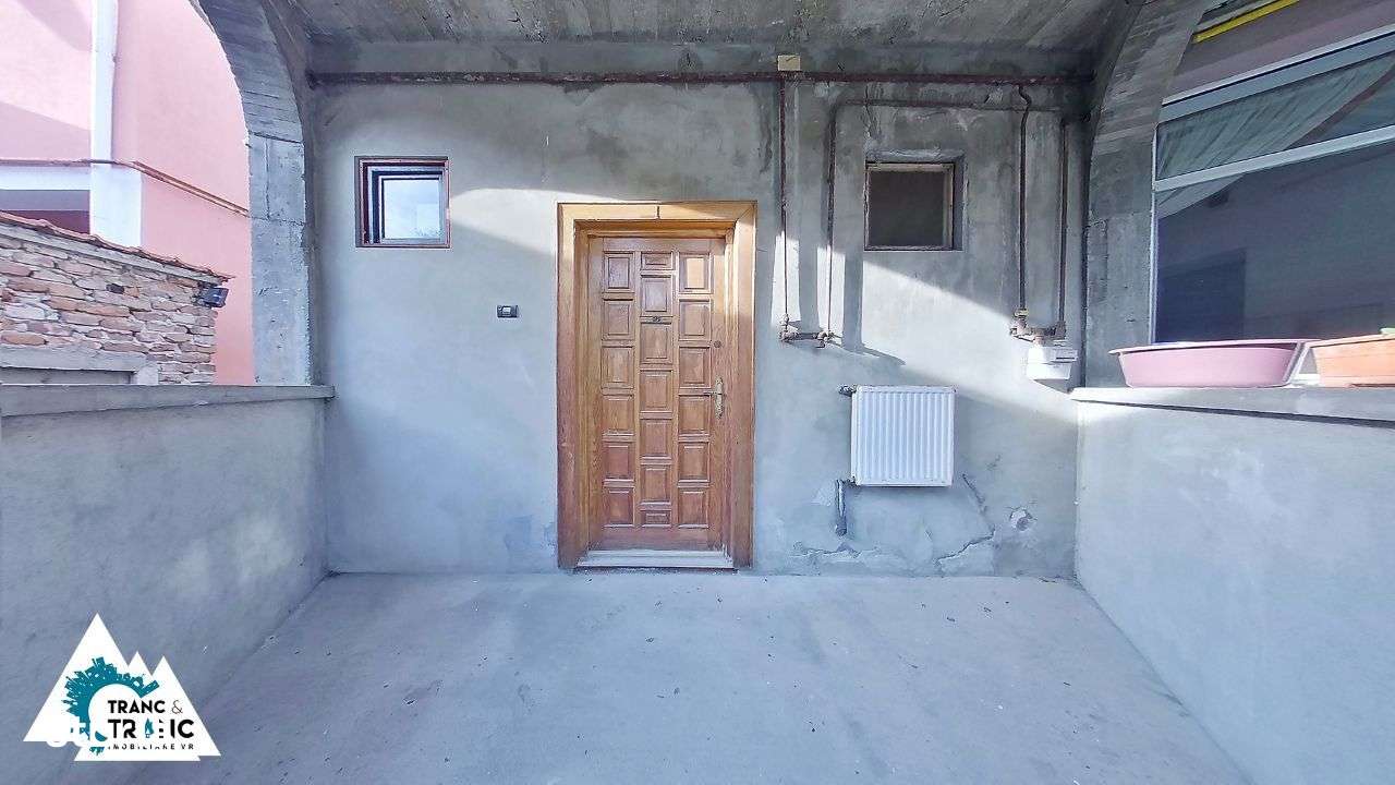 Casa nemteasca cu 4 camere in Centrul Aradului - Imagine principală: 4/11