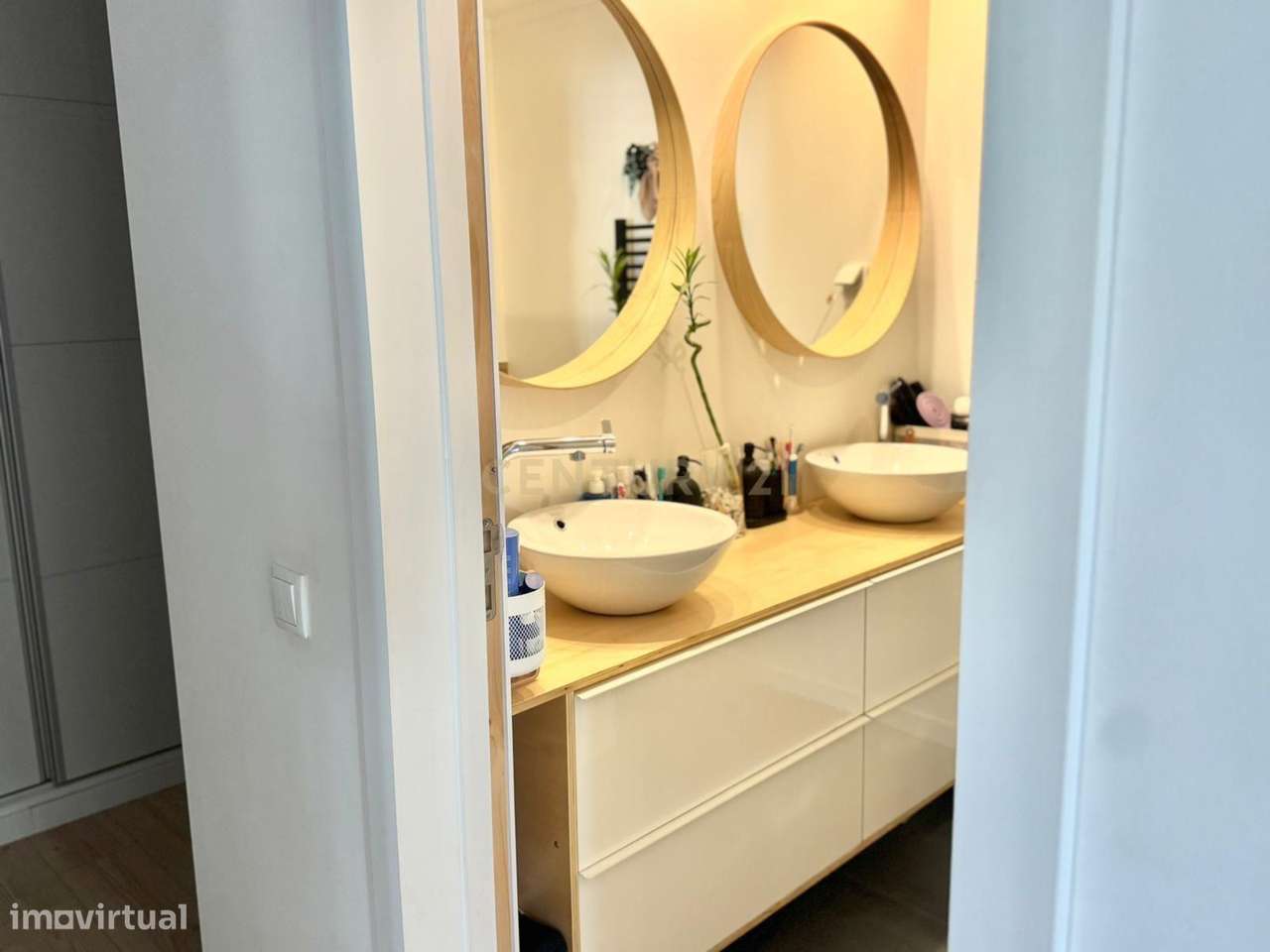 Apartamento T2 Totalmente Renovado em Massamá-15