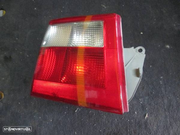 Farol Tras REF0780 SAAB 95 2005 5P SW ESQ HELLA - 1