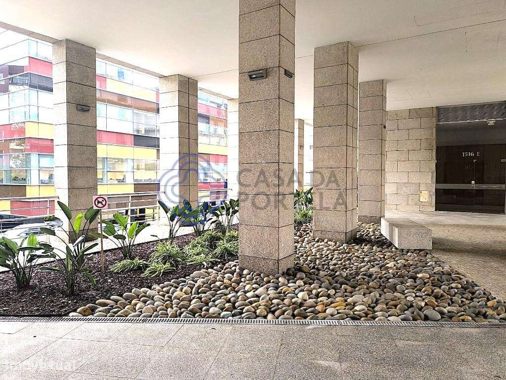 Venda Apartamento T2, garagem, arrumos, varanda, condomínio reservado, - Grande imagem: 3/27