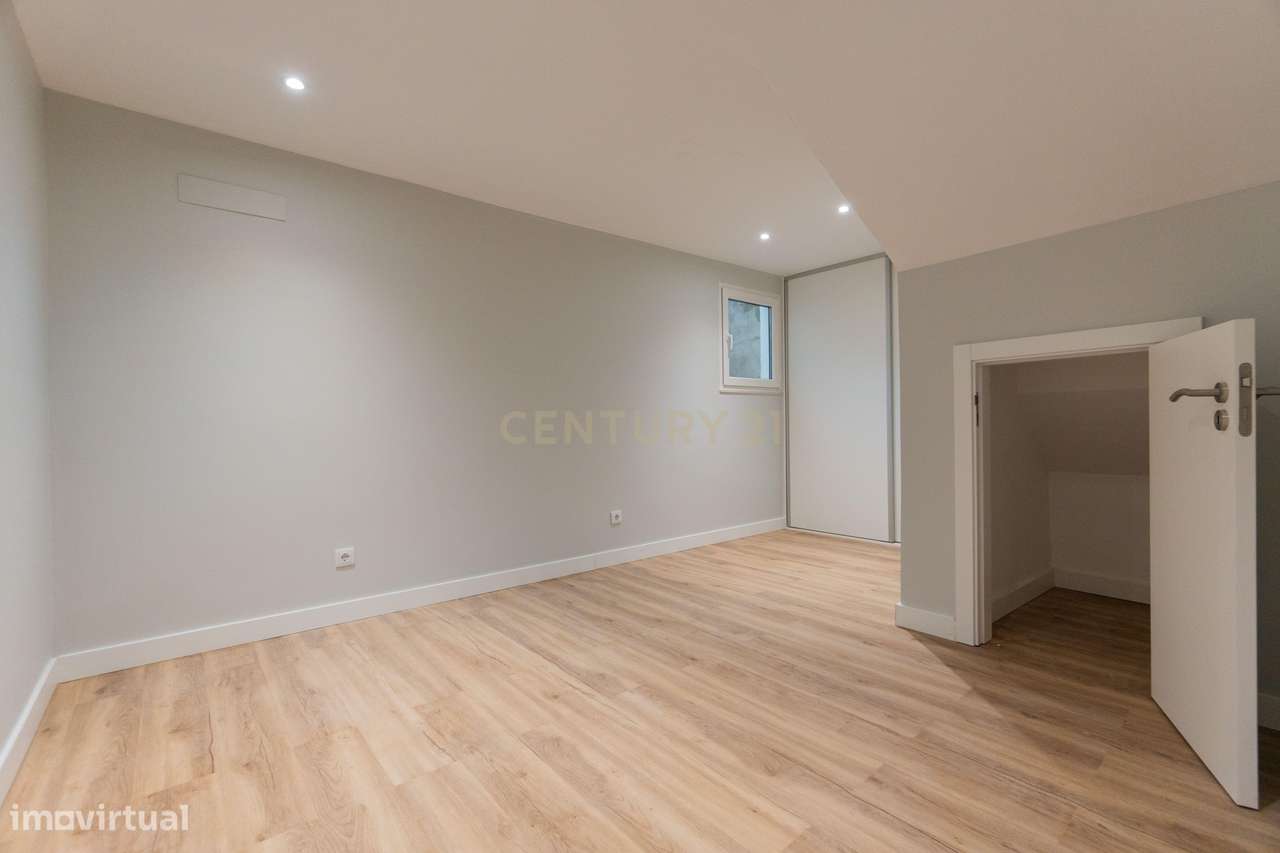 Prédio remodelado na Baixa de Setúbal – uma oportunidade única-43