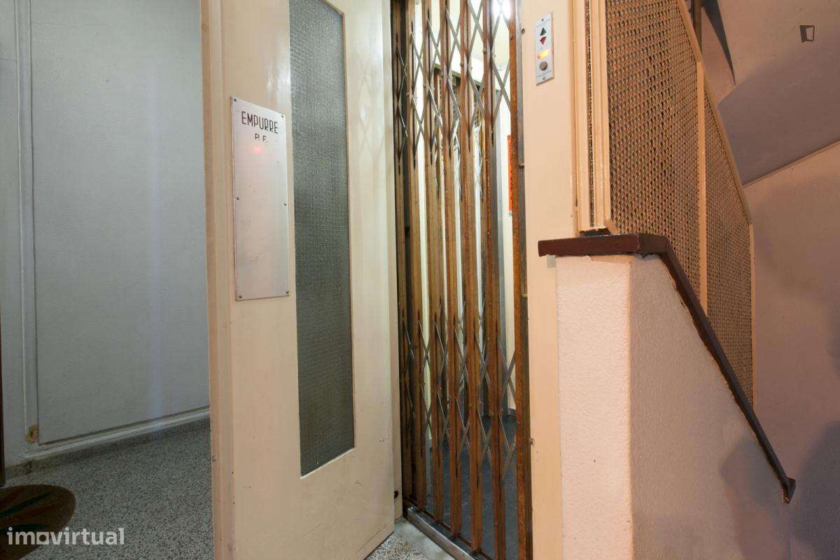 Apartamento com 1 quartos - localizado em Santo Ildefonso Porto - Grande imagem: 5/9