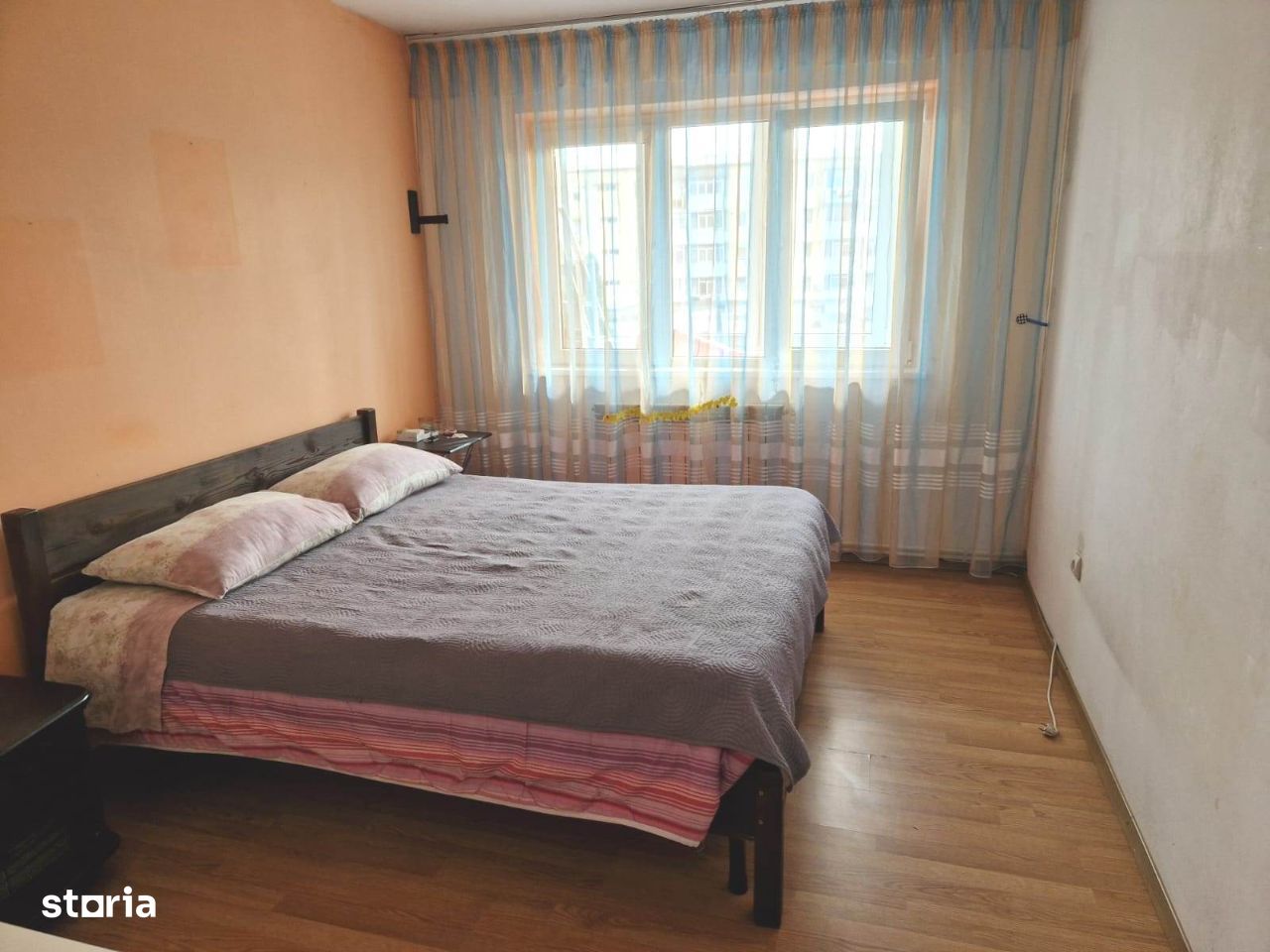 Apartament cu 3 camere, str. Ecaterina Teodoroiu, 250 euro