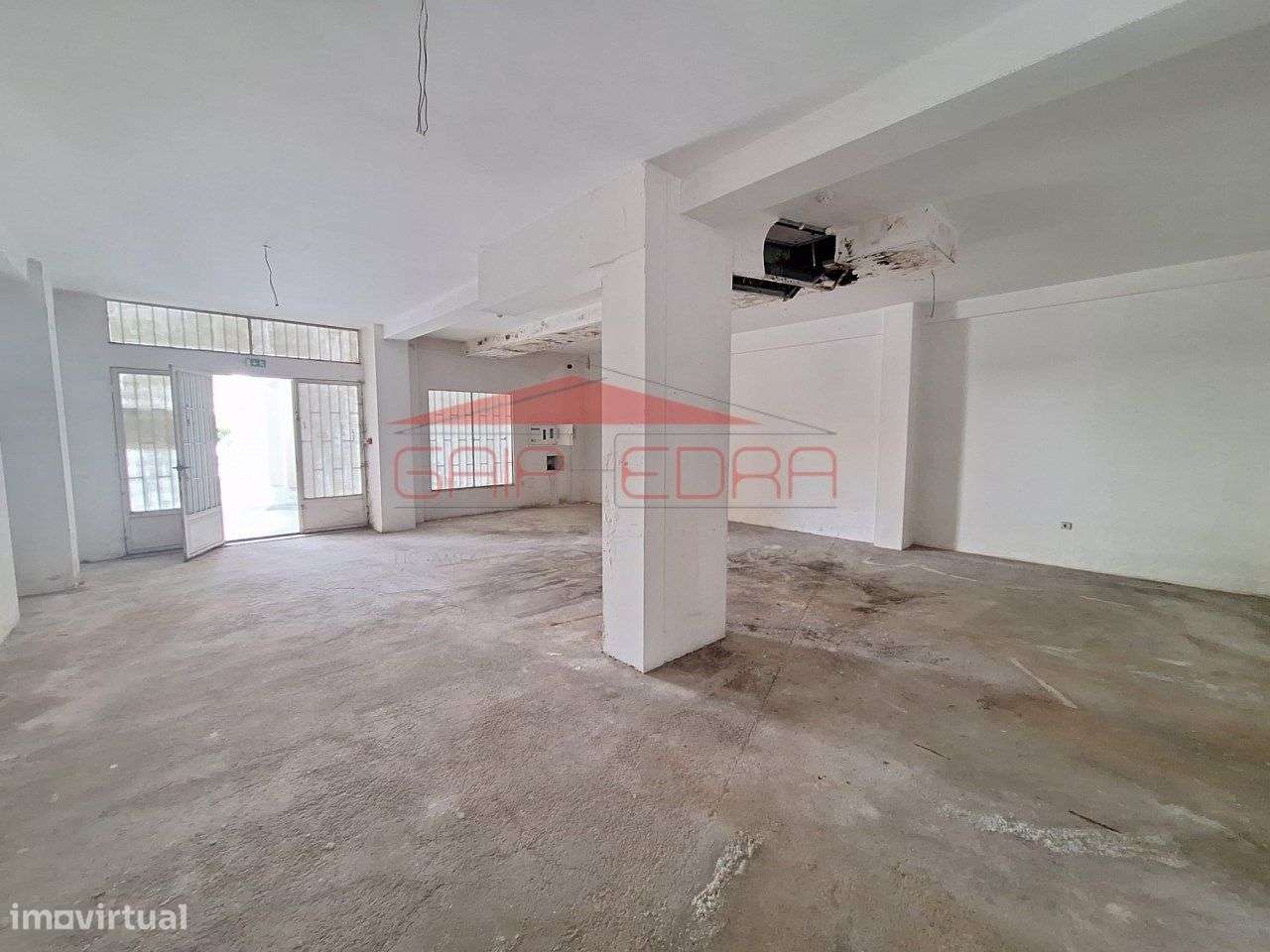 Loja ideal habitação junto Circuito Internacional Vila Real 2 garagem - Grande imagem: 2/13