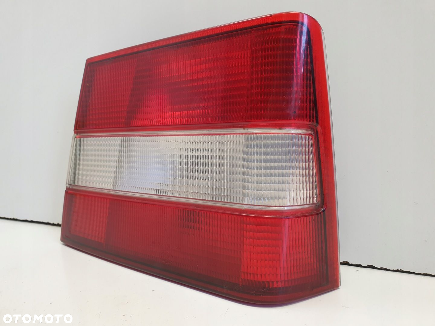 Volvo 940 960 TYLNA LAMPA PRAWA W KLAPĘ prawy tył - 3