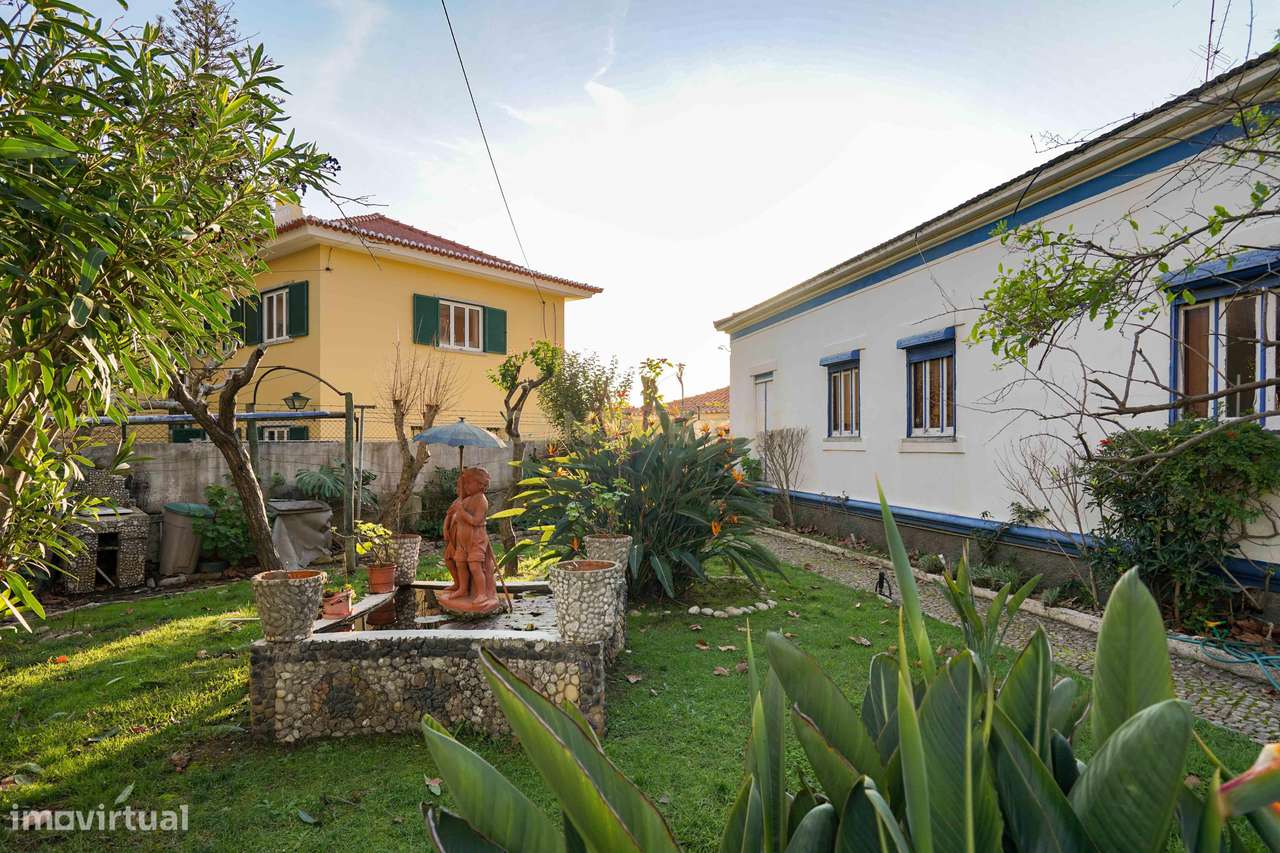 Moradia independente T6, situada no coração da linha de Cascais, junto-45