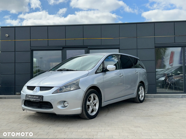 Mitsubishi Grandis 2.4 Intense - 8