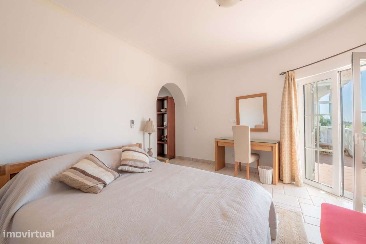 Grande propriedade de golfe com vistas panorâmicas-11