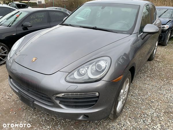 Porsche Cayenne - 1