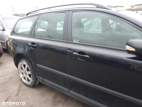 VOLVO V50 04-08 1.8 16V LUSTERKO PRZÓD PRAWE LEWE 452-46 - 4