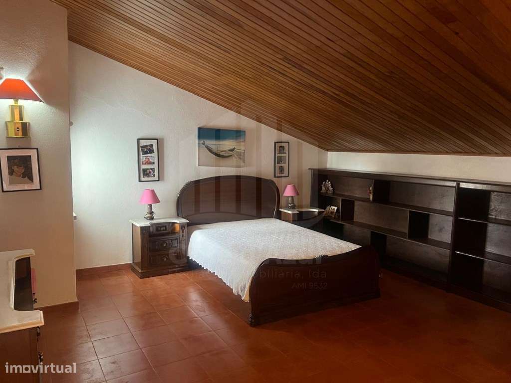 Moradia com 7 Assoalhadas , garagem e com terreno de 1.000 m2 zona ...-42