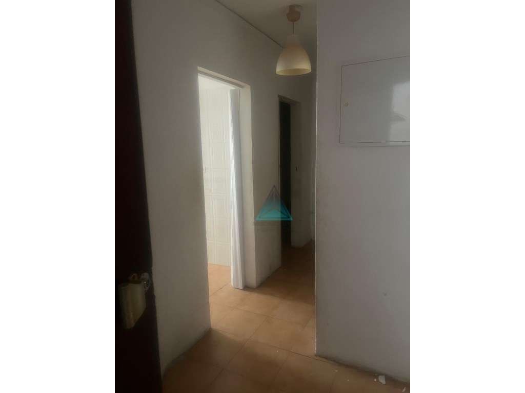Apartamento com 1 quarto, situado na zona de Almada - logradouro. - Grande imagem: 5/18