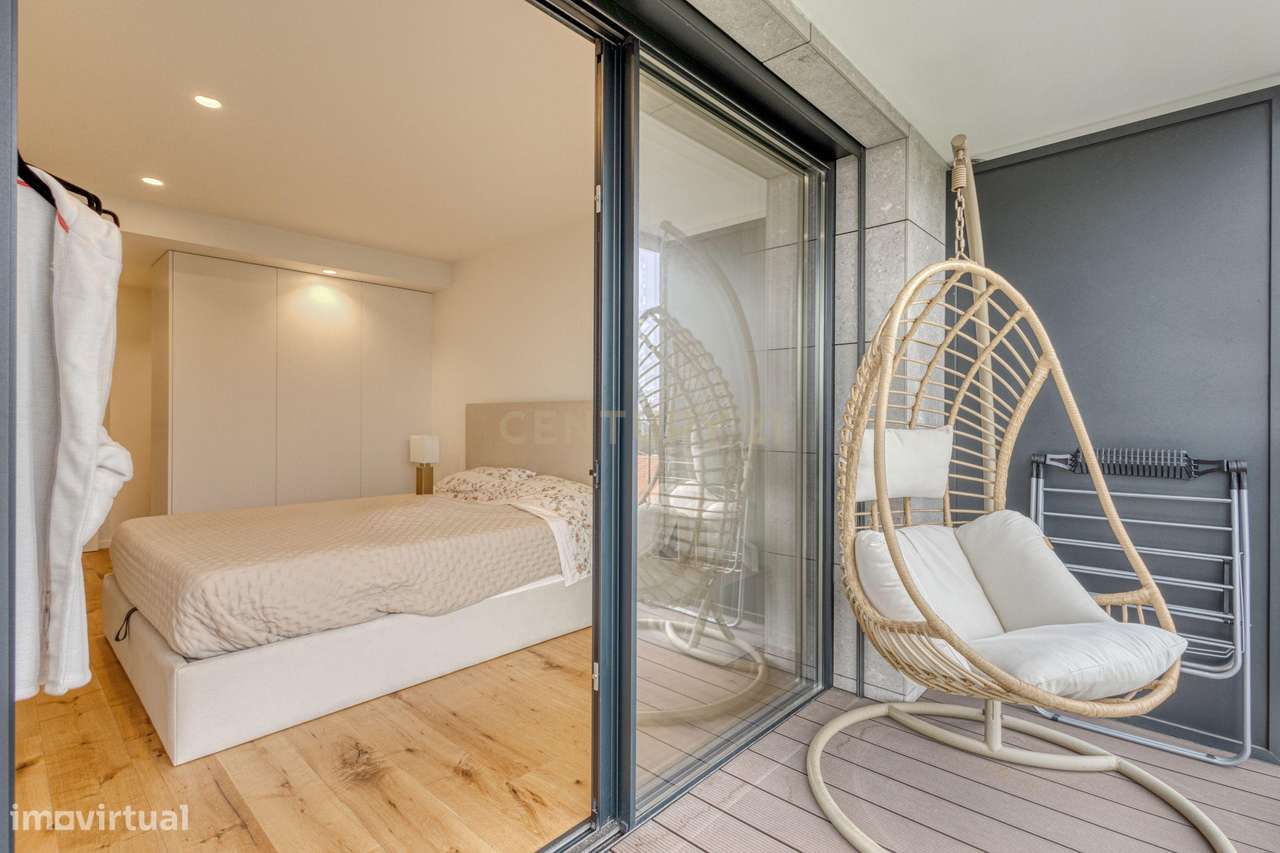 T2 Semi-Novo com varanda na Madalena-14