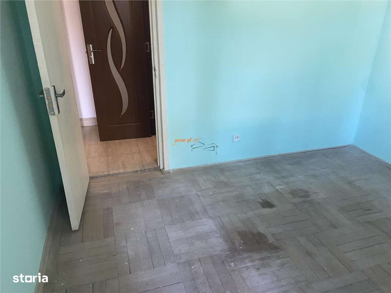 Apartament 4 camere , zona cartier Sud , et 1 , 60 mp , liber-11