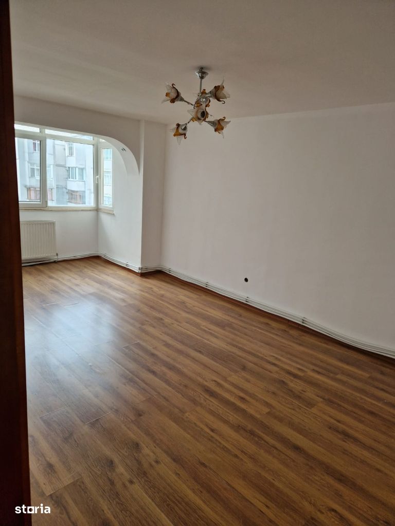 Apartament 4 camere Primaverii / Capat 1 , etaj 3 , bucataria mobilata