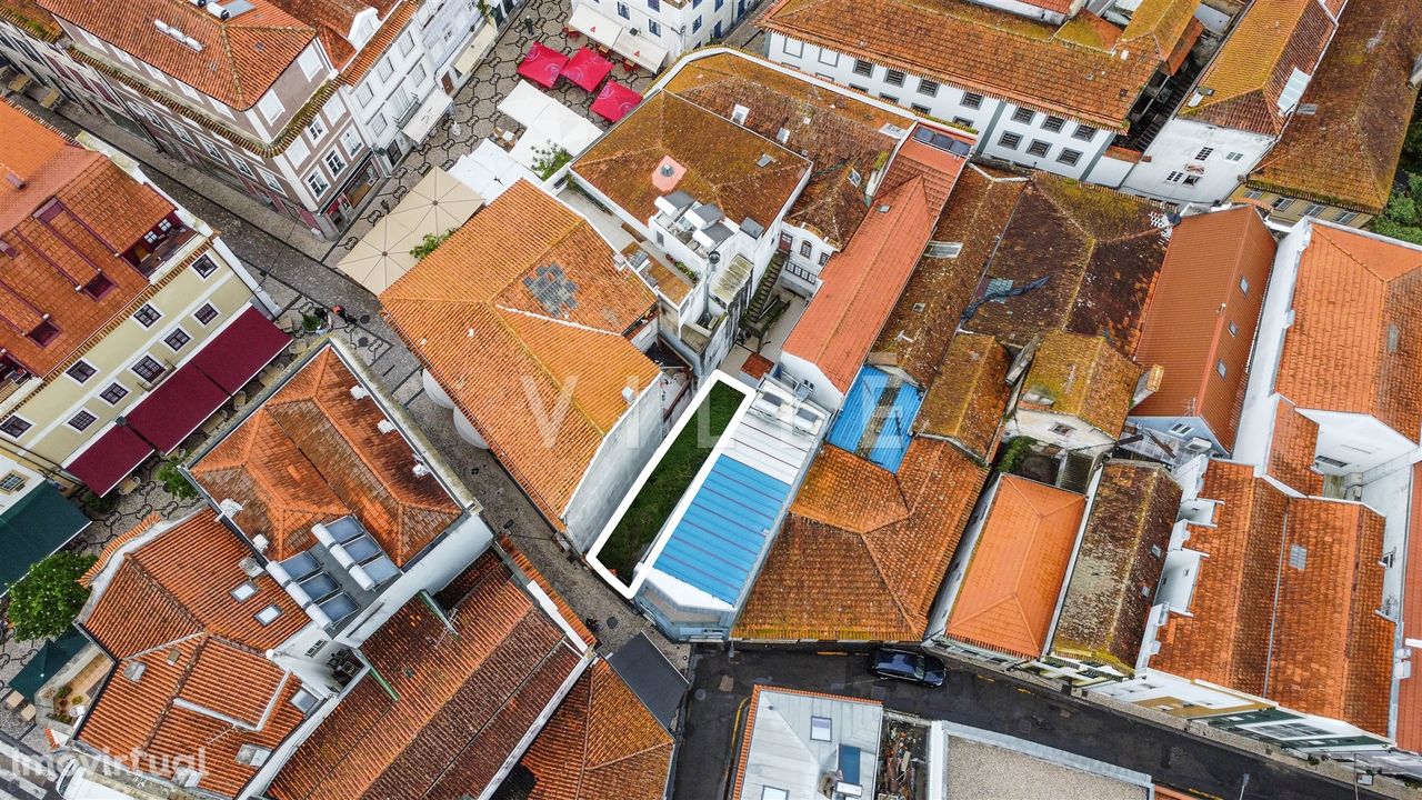 Terreno na Praça do Peixe em Aveiro.