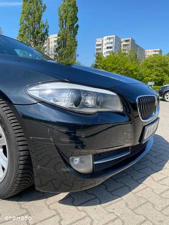 BMW Seria 5 525d xDrive - 28