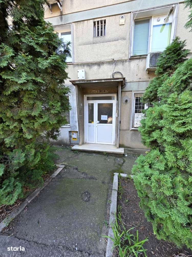 Apartament central str. Arcu etaj1-8