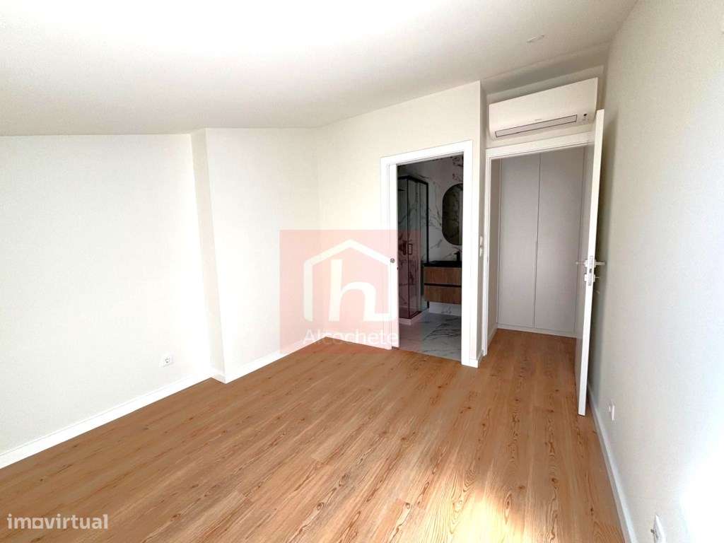 Apartamento duplex T2 no centro histórico Alcochete-17