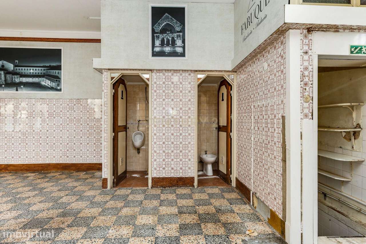Prédio de Uso Misto no Centro Histórico de Odivelas – Habitação + Comé-29