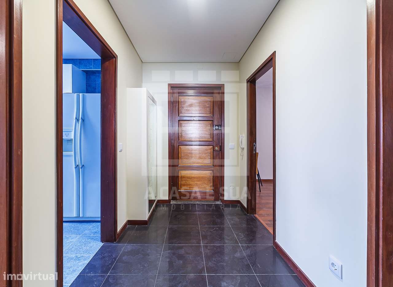 Apartamento T2 renovado em Mafamude no centro de Gaia-6