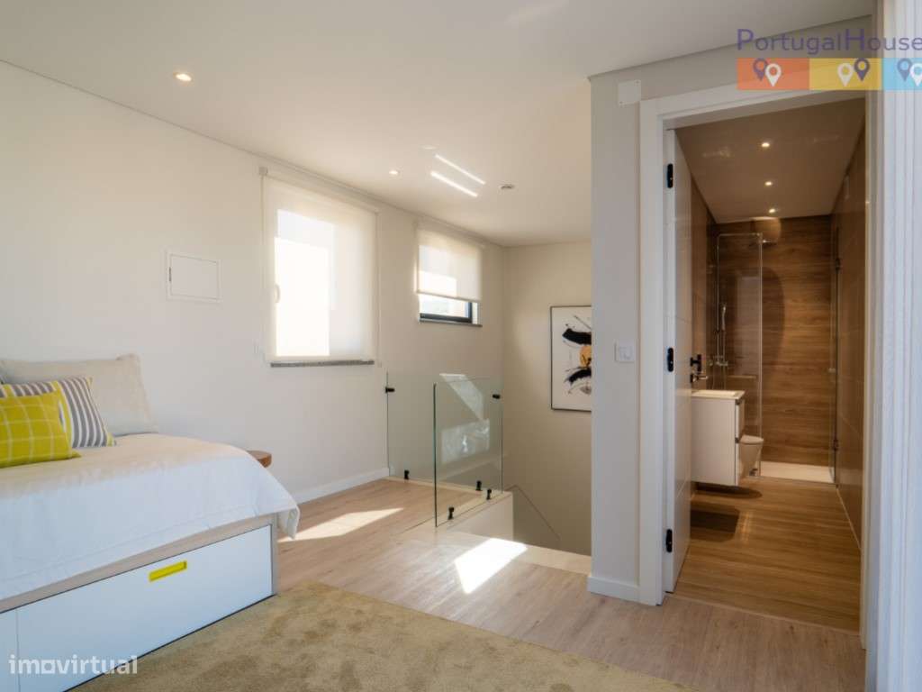 Vivenda T4+1 na praia do Areal com piscina.-28