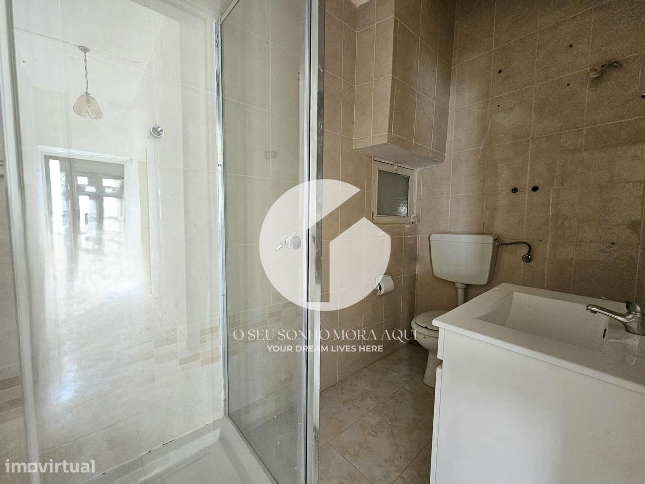 Moradia T5 com pisos independentes em Estoi-11