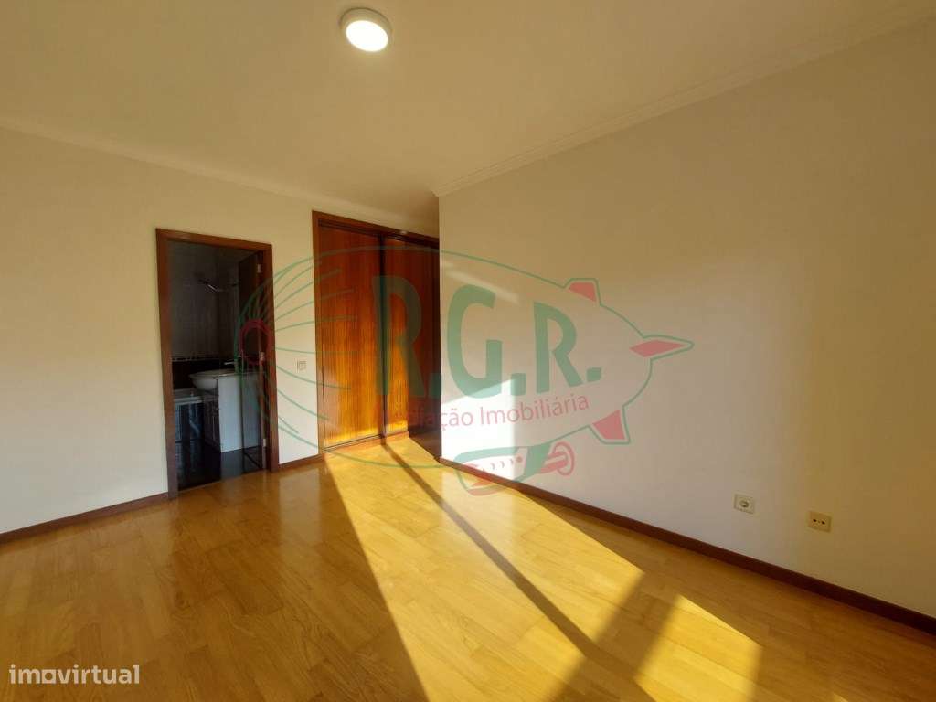 T2 PRONTO A HABITAR | Suite | Garagem Fechada-14
