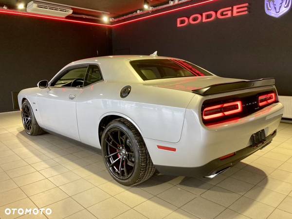 Dodge Challenger 5.7 R/T - 7