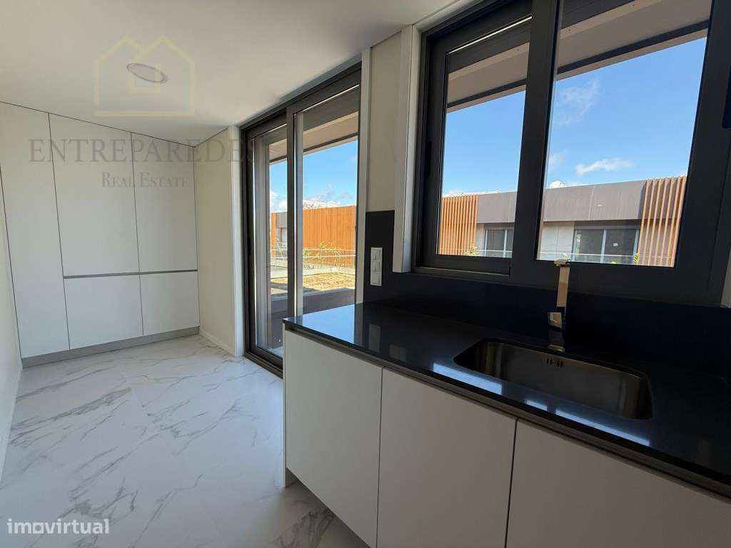 Apartamento T3 com terraço no centro de Espinho - PRONTO A HABITAR - Grande imagem: 2/18