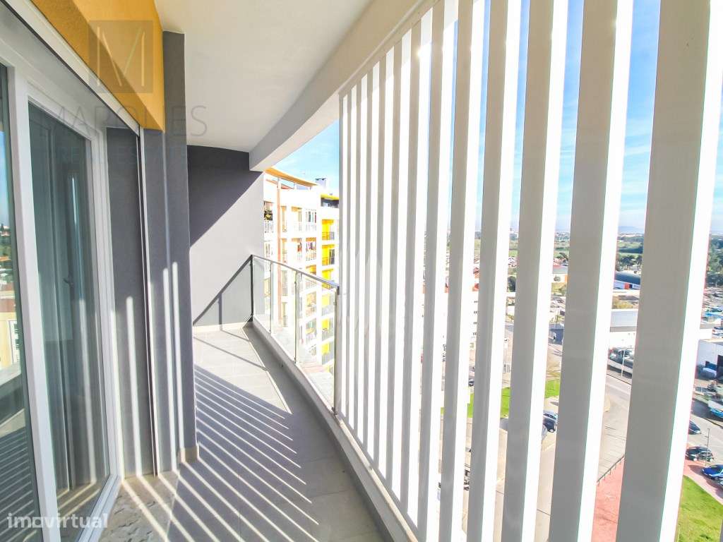 Apartamento T3 com Parqueamento em Santa Marta do Pinhal - Corroios-5