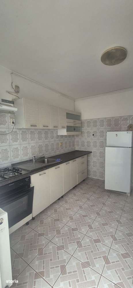 Vand apartament cu 2 camere et 1-5