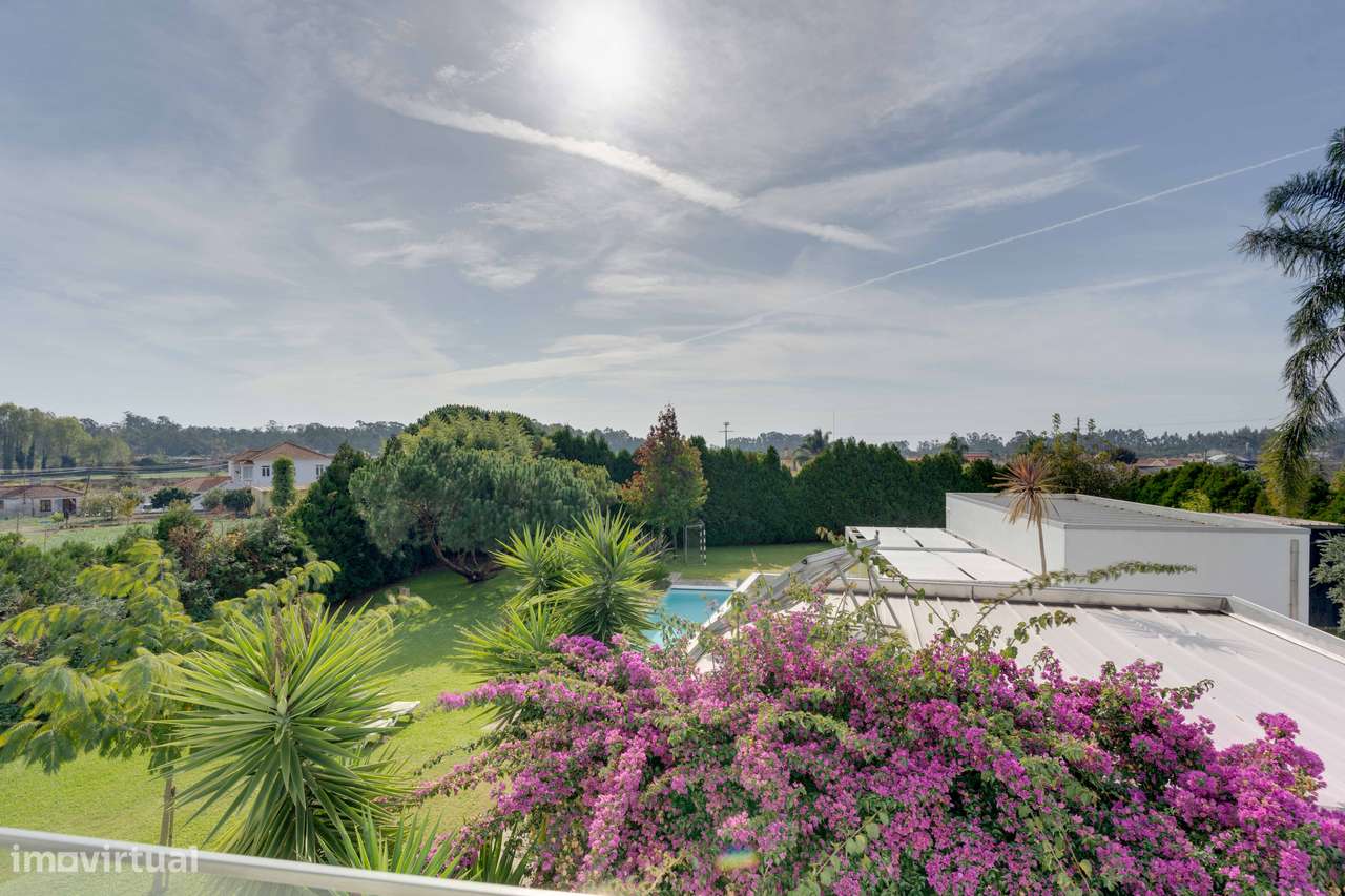 Elegância e Privacidade na Moradia dos Seus Sonhos-30