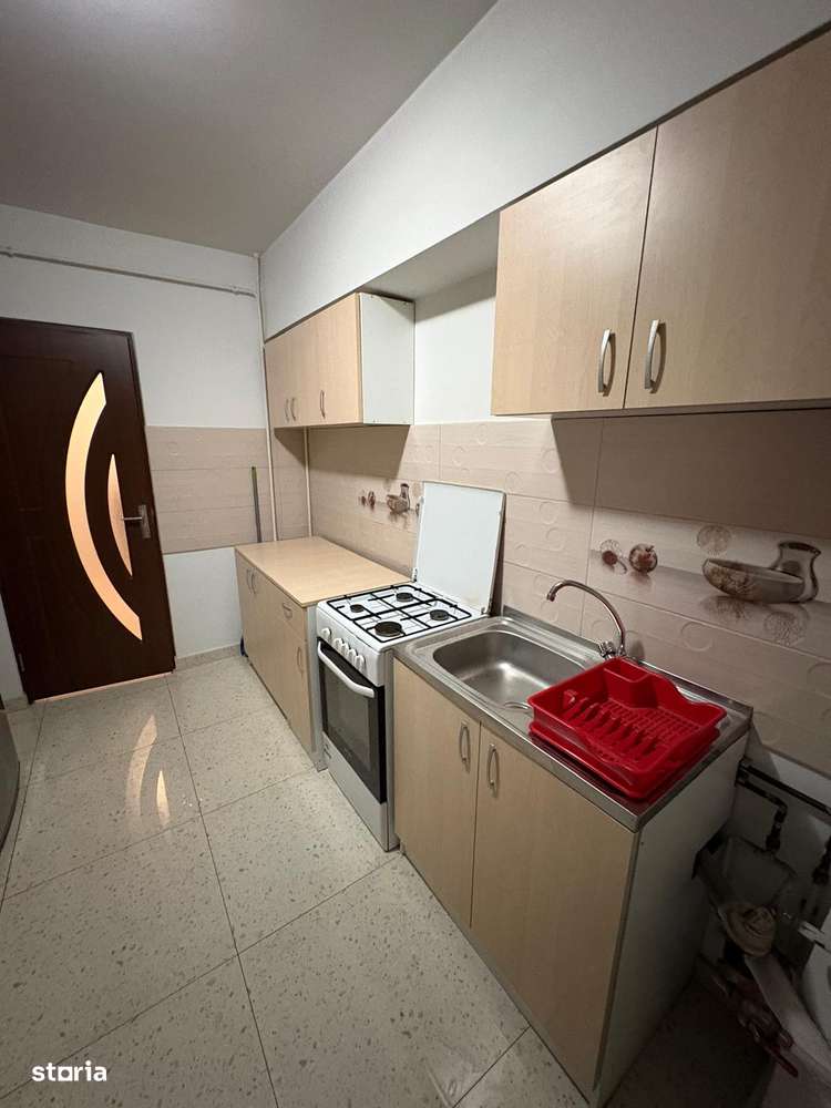 3 camere decomandat 70 mp zona garii 500 euro liber - Imagine principală: 4/20