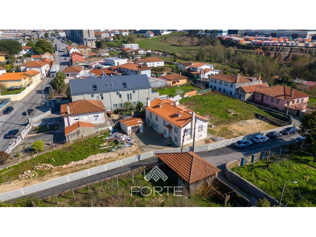 Moradia e Terreno para Venda em Oliveira de Azemeis-12