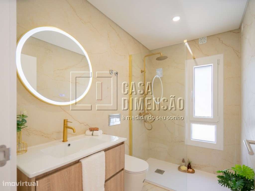 Moradia de tipologia T4+2 na melhor zona da Sobreda, com Piscina, G...-31