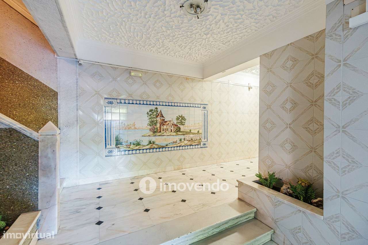 Apartamento T2, com áreas amplas e varanda, na Póvoa de Santa Iria-38