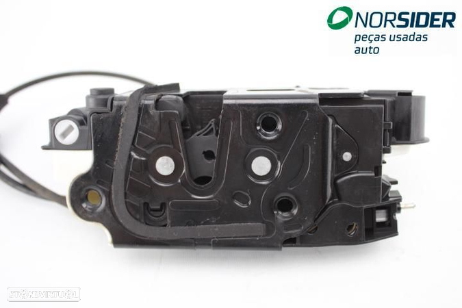 Fecho da porta tras esquerda Seat Ibiza ST|08-12 - 8