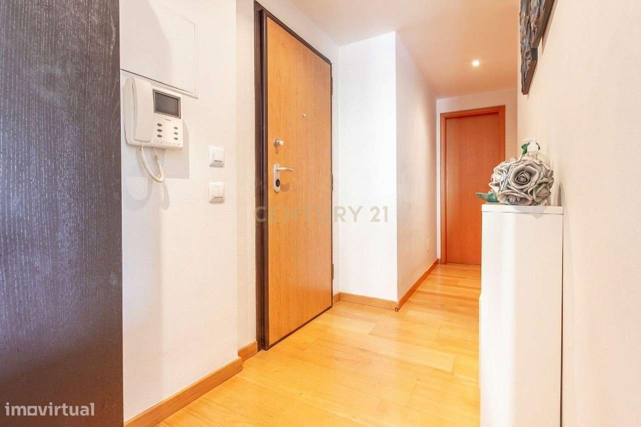 Apartamento T2 em Corroios, Seixal - Oportunidade Única!-8