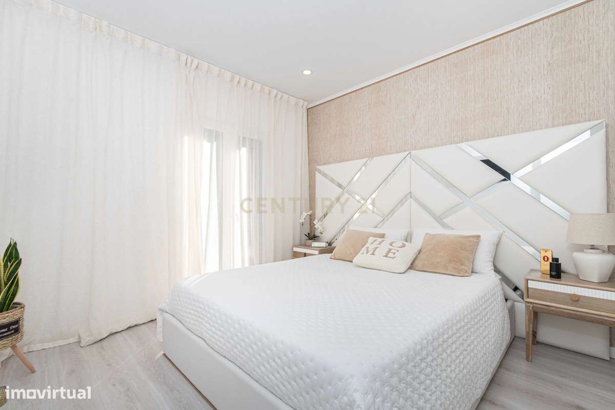 Moradia em Banda nova totalmente mobiliada – Quinta do Conde-7