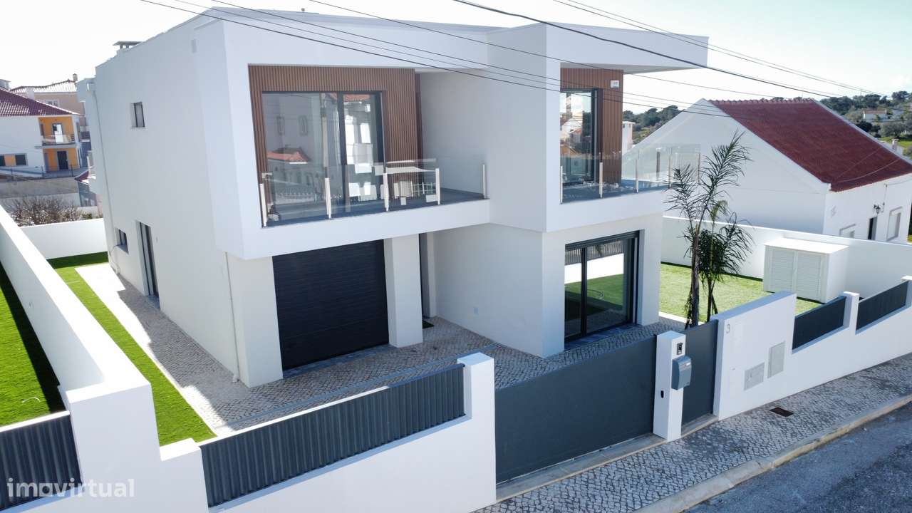 Oferta 1% do Valor de Aqusição - Moradia T4 + 1 com Piscina e Garagem-11