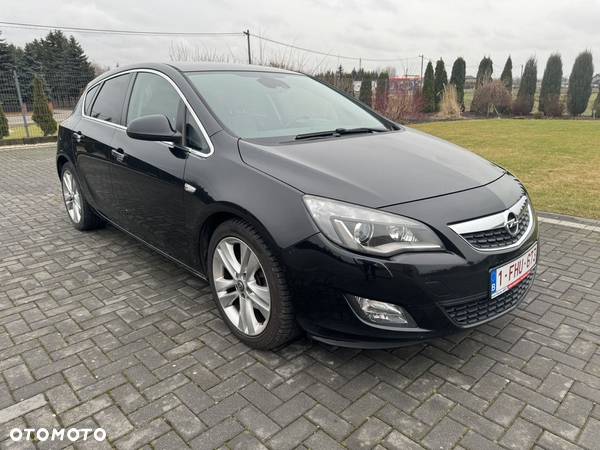 Opel Astra 1.7 CDTI DPF Cosmo - 11