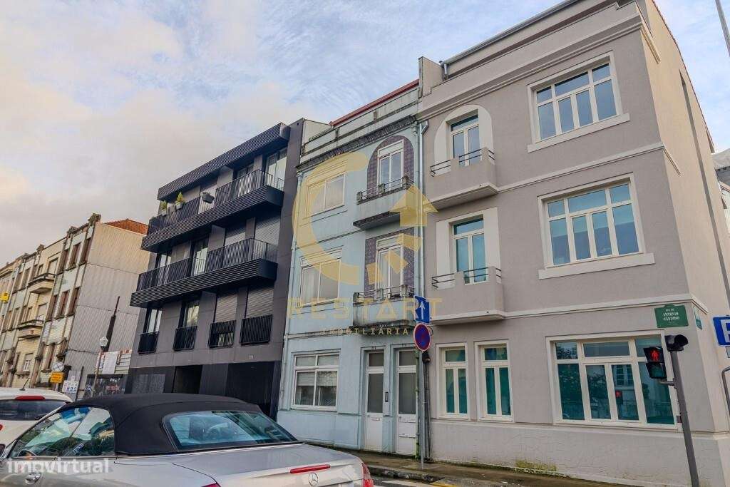 T2  Renovado para venda no Centro do Porto - Grande imagem: 2/25