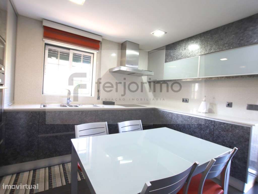 Espetacular Moradia Isolada T4-22